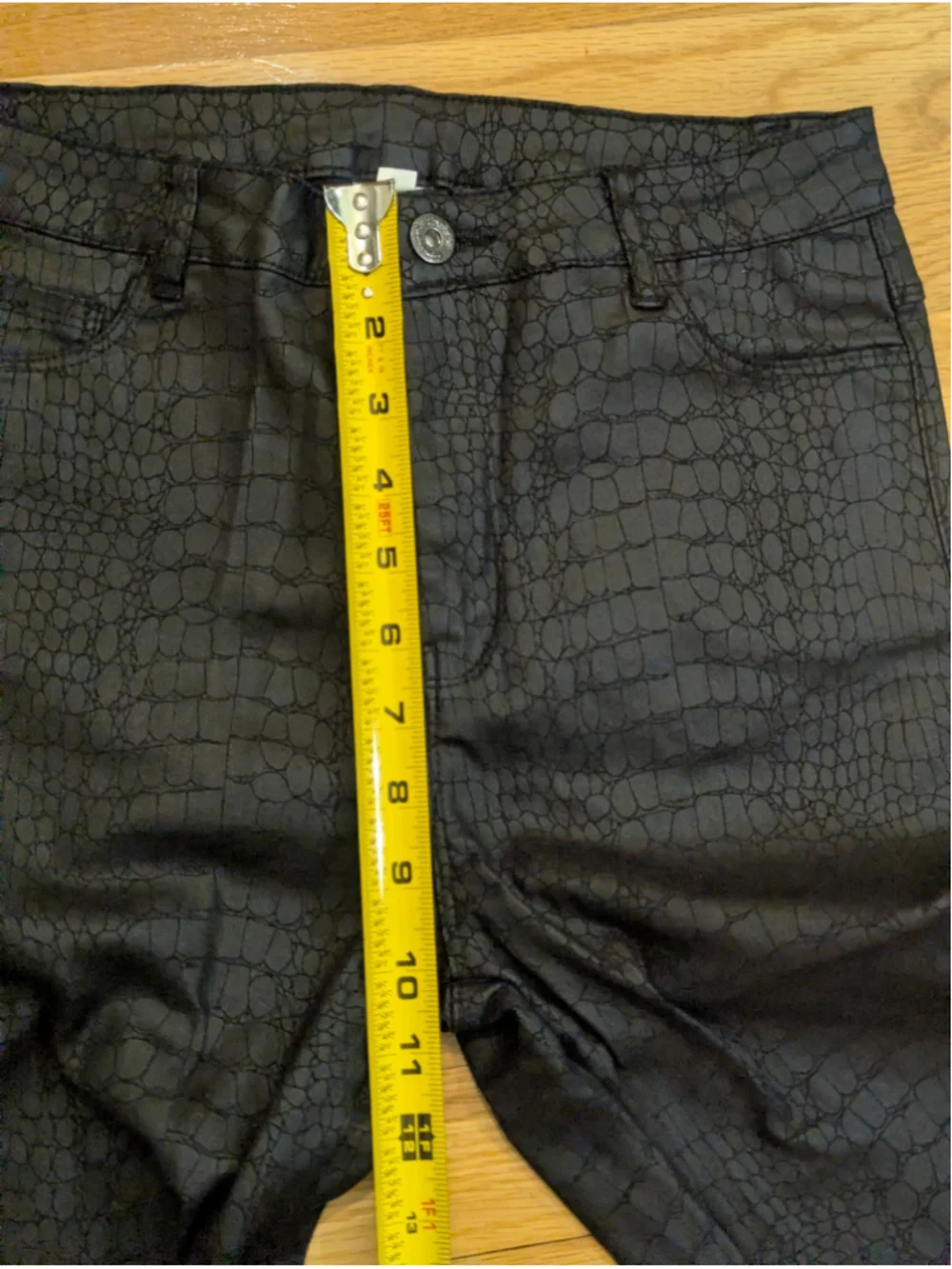 Black Crocodile Print Skinny Pants Medium